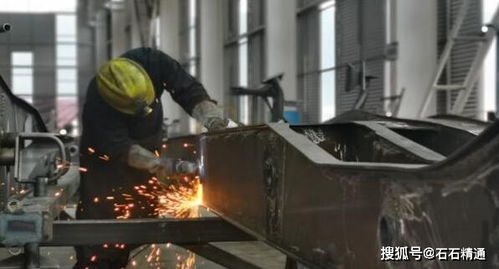 中聯(lián)重科在長(zhǎng)沙發(fā)布智能化、大型化、成套化礦山機(jī)械產(chǎn)品，引領(lǐng)礦山施工設(shè)備新潮流